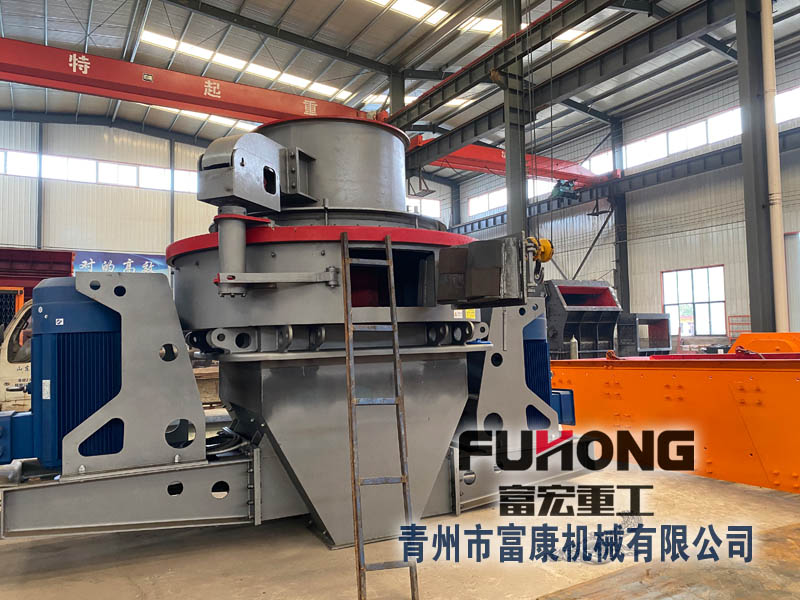 立式?jīng)_擊式破碎機(jī)可用于粗磨作業(yè)，可破碎小于60mm的入料