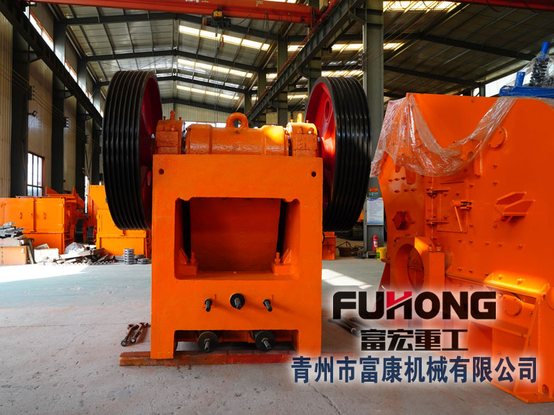 如何降低新型顎式破碎機在使用過程中的噪音問題？