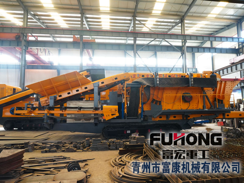 移動(dòng)篩分機(jī)廠家現(xiàn)場